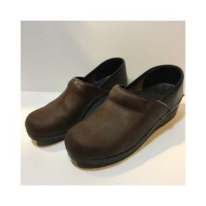 Dansko XP Clogs Brown